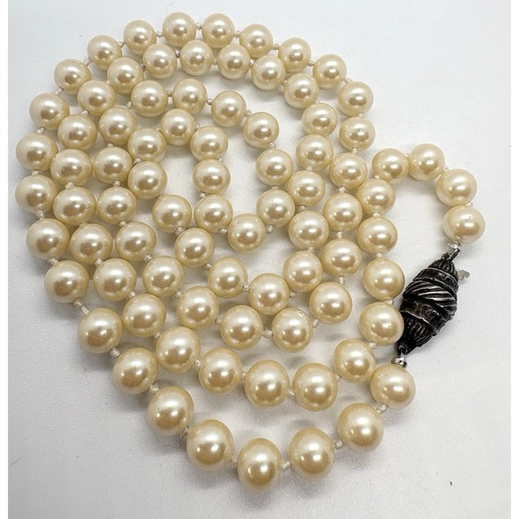 Vintage Knotted Faux Pearl Beaded 31'' Necklace Silver Tone Clasp Preppy Posh - Picture 1 of 8